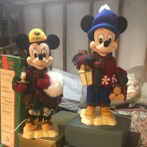Animated Mickey & Minnie Christmas Figure